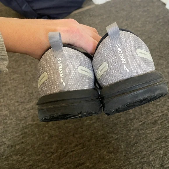 Brooks Mens Revel 6 White Running Shoes Sneakers Size 9 grey black - Picture 5 of 12